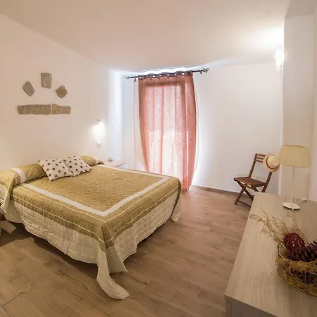 Pensión Domus 4*
