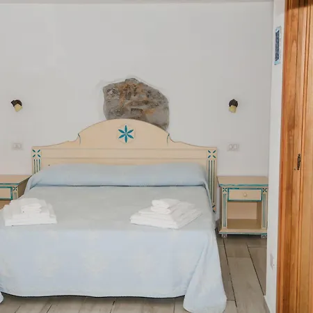Pensión Domus 4*